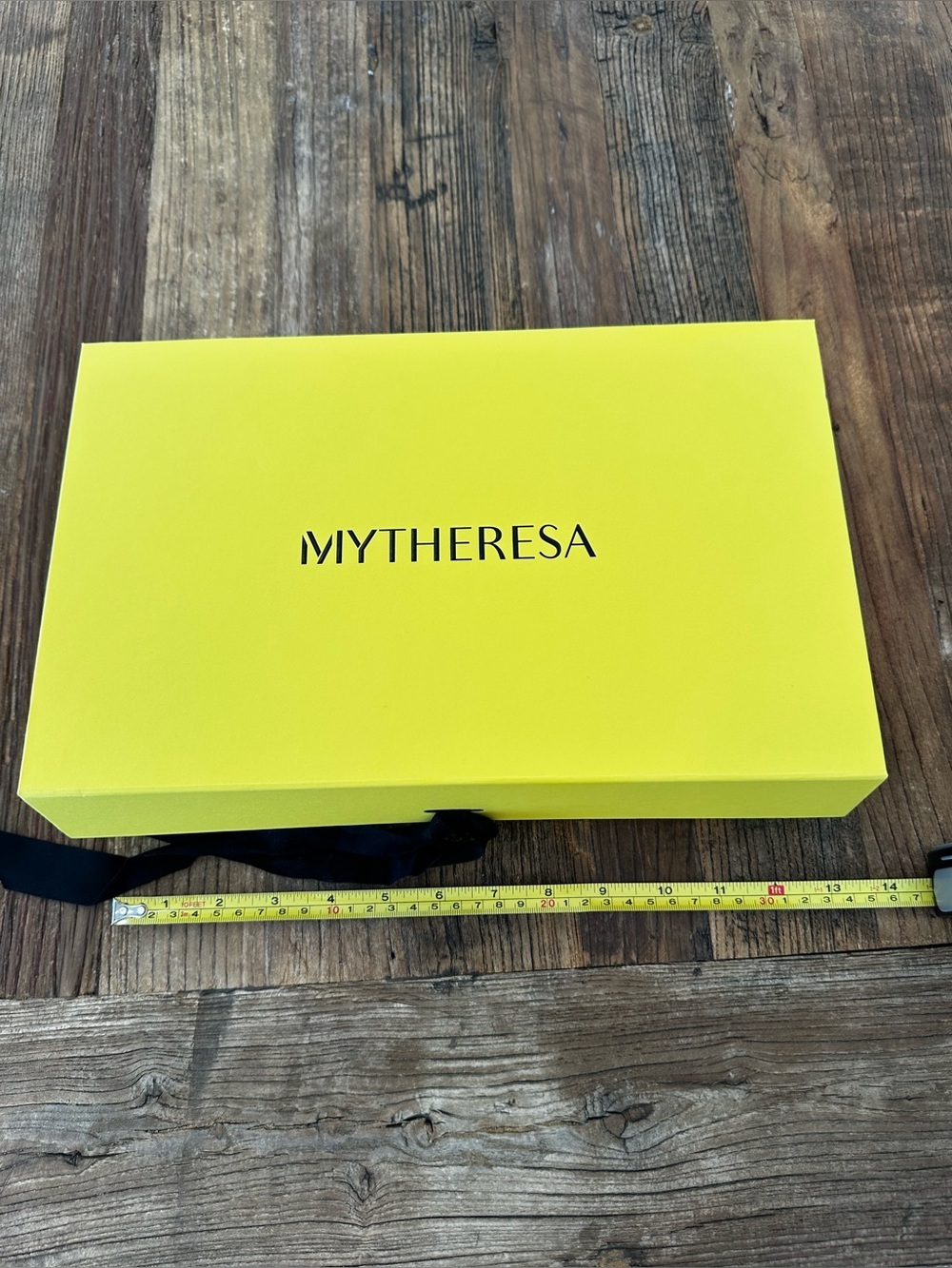 MYTHERESA Bright Yellow Gift Box - Picture 4 of 5